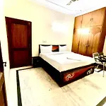 Hotel Delite - Nehru Enclave Gate No 5