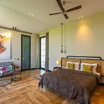 Stayvista\'S Anantam - Luxury 4Br Villa With Huge Swimming Pool In Delhi