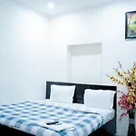 Premium Rooms In Jangpura Bhogal Near Nizamuddin Railway Station