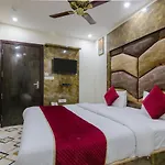 Hotel Double Rr Near New Delhi Railway Station