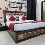 Hotel King Residency