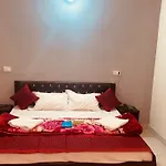 Oyo Hotel Tree House Near Badarpur Border Metro Station