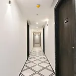 Fabhotel Greysky