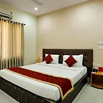 Airport Hotel Moody Moon-A Comfort Stay