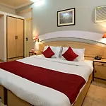 Airport Hotel Moody Moon-A Comfort Stay