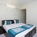 Airport Hotel Moody Moon-A Comfort Stay