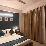 Oyo Silverkey Hotel Ratiram Palace Near Worlds Of Wonder