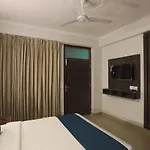 Oyo Silverkey Hotel Ratiram Palace Near Worlds Of Wonder