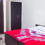 Roomshala 125 Maharaja - Near Majnu Ka Tilla
