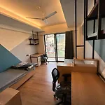Ivy League House, Pyramid Residency
