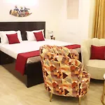 Luxurious Jacuzzi Hot Tub 1Bhk Suite With Spa Tub 11