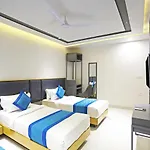 Hotel Apple Villa - Near Delhi Airport With Free Airport Transsfer
