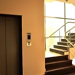 Greenleaf Apartment And Suites, Chittaranjan Park