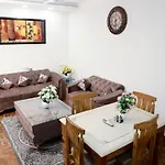 Greenleaf Apartment And Suites, Chittaranjan Park