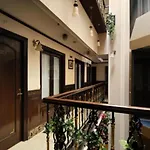 Greenleaf Apartment And Suites, Chittaranjan Park