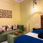 Atharva\'S Homestay, Nehru Enclave
