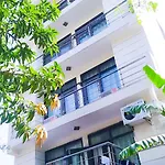 Hotel In Cr Park