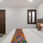 Fabexpress Roadway Inn