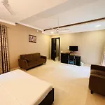 Abode Residency Safdarjung Enclave Near U S Embassy Delhi