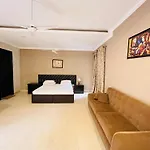 Abode Residency Safdarjung Enclave Near U S Embassy Delhi