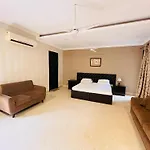 Abode Residency Safdarjung Enclave Near U S Embassy Delhi