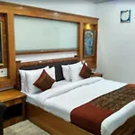 Tjs Royal Hotel