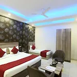 Oaks Inn Plaza Delhi Airport