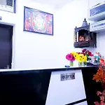 Hotel Tom International - Near Nizamuddin Railway Station