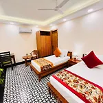 Hotel Green Galaxy - Green Park Near Hauz Khas South Delhi