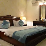 Hotel Emperor Palms