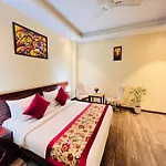 Hotel Banz Near Delhi Airport