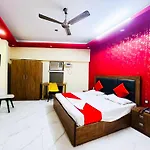 Roomshala 121 Hotel Classic - New Delhi Railway Station