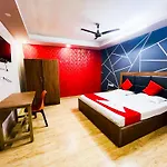 Roomshala 121 Hotel Classic - New Delhi Railway Station