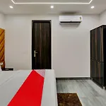 Collection O Hotel D Crown