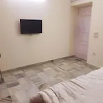Hotel Green Villa - Anand Vihar