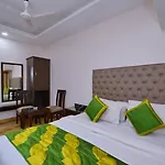 Hotel Stay By Green Snaper