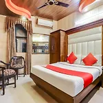 Hotel R Deluxe - New Delhi Railway Station