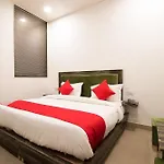 Oyo Flagship 44094 Grand Inn Near Dashrath Puri Metro Station