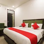 Oyo Flagship 44094 Grand Inn Near Dashrath Puri Metro Station