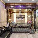 Hotel Fabstays - South Delhi
