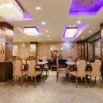 Fabhotel Golden Glory
