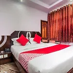 Oyo Flagship 18997 Hotel Km International