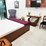 Spacious 2Bhk With Big Bedrooms And Kitchen 7