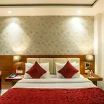 Fabhotel Skye Suites