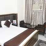 Hotel New Rajdhani Inn - Couple Friendly Stays