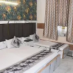 Hotel New Rajdhani Inn - Couple Friendly Stays