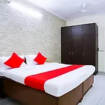 Roomshala 087 Green High - Laxmi Nagar Near Metro