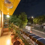 Lime Stays B&B Gk-2 At Greater Kailash Metro South Delhi Nearby Saket Select City
