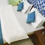 Hotel Hrs - New Delhi Railway Station