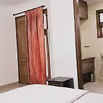 Hostmystay-2Bhk W/T Terrace! Gk1